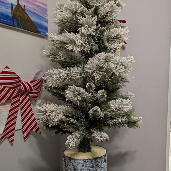 Holiday Time Pre-Lit Green Fir Tree with White Accents - Picture 3 of 7